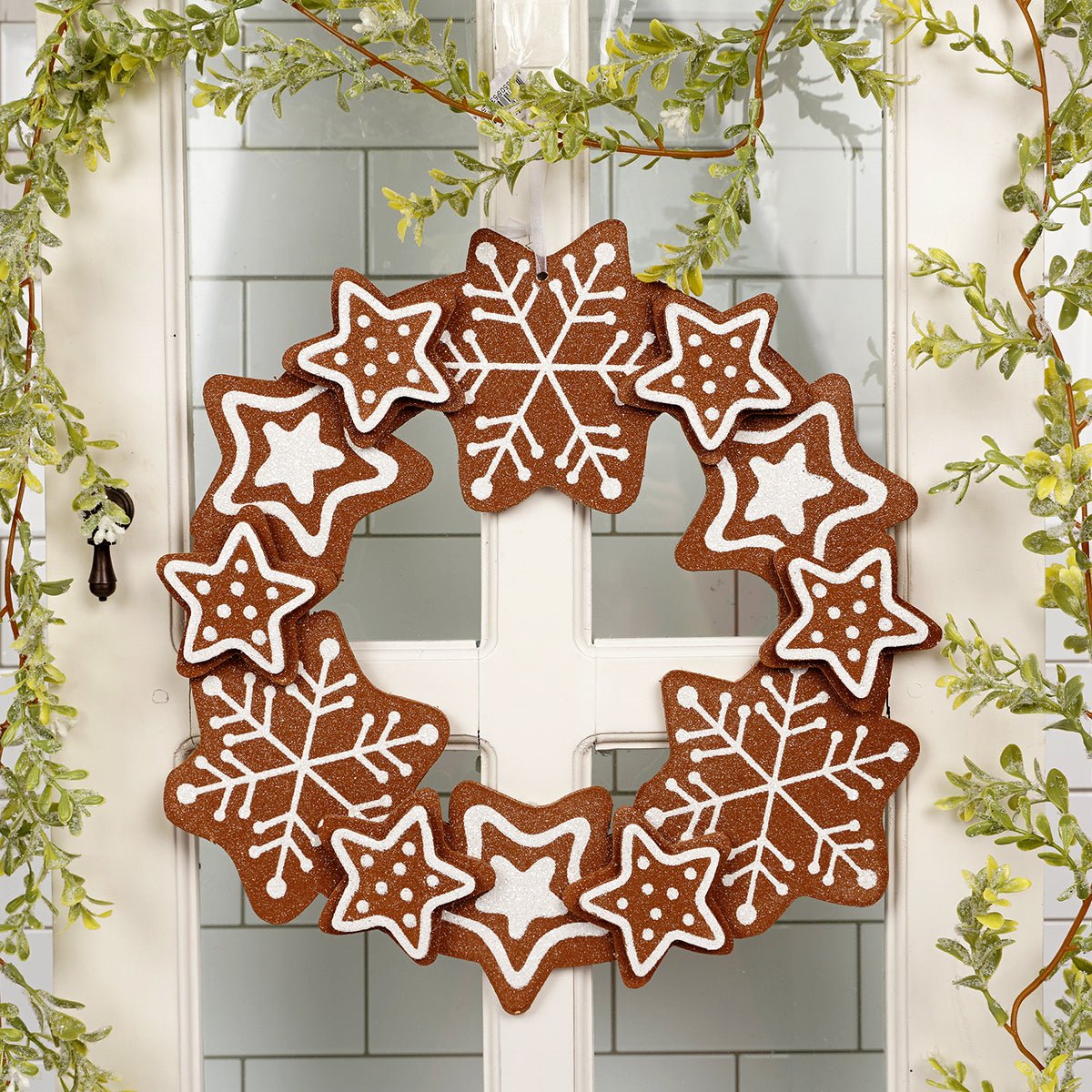 Glitter Gingerbread Hanging Wreath - Christmas Place