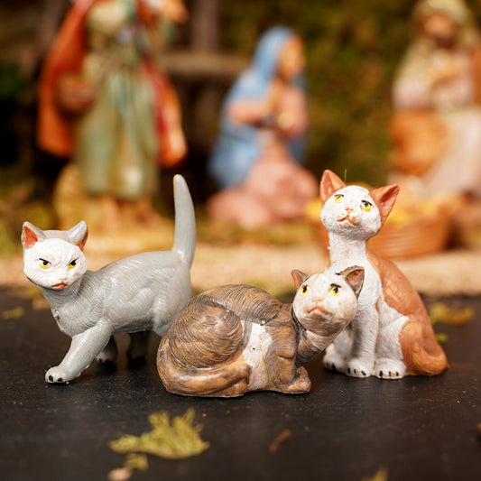 5 inch Scale Cats - Christmas Place