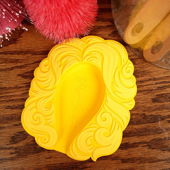 DOLLY PARTON SPOON REST - Christmas Place