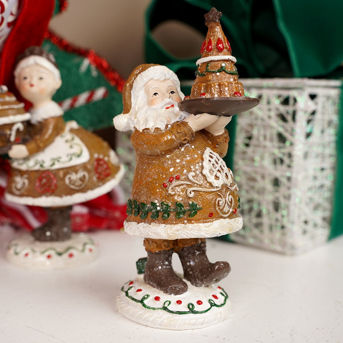 Gingerbread Santa And Mrs Claus - Christmas Place