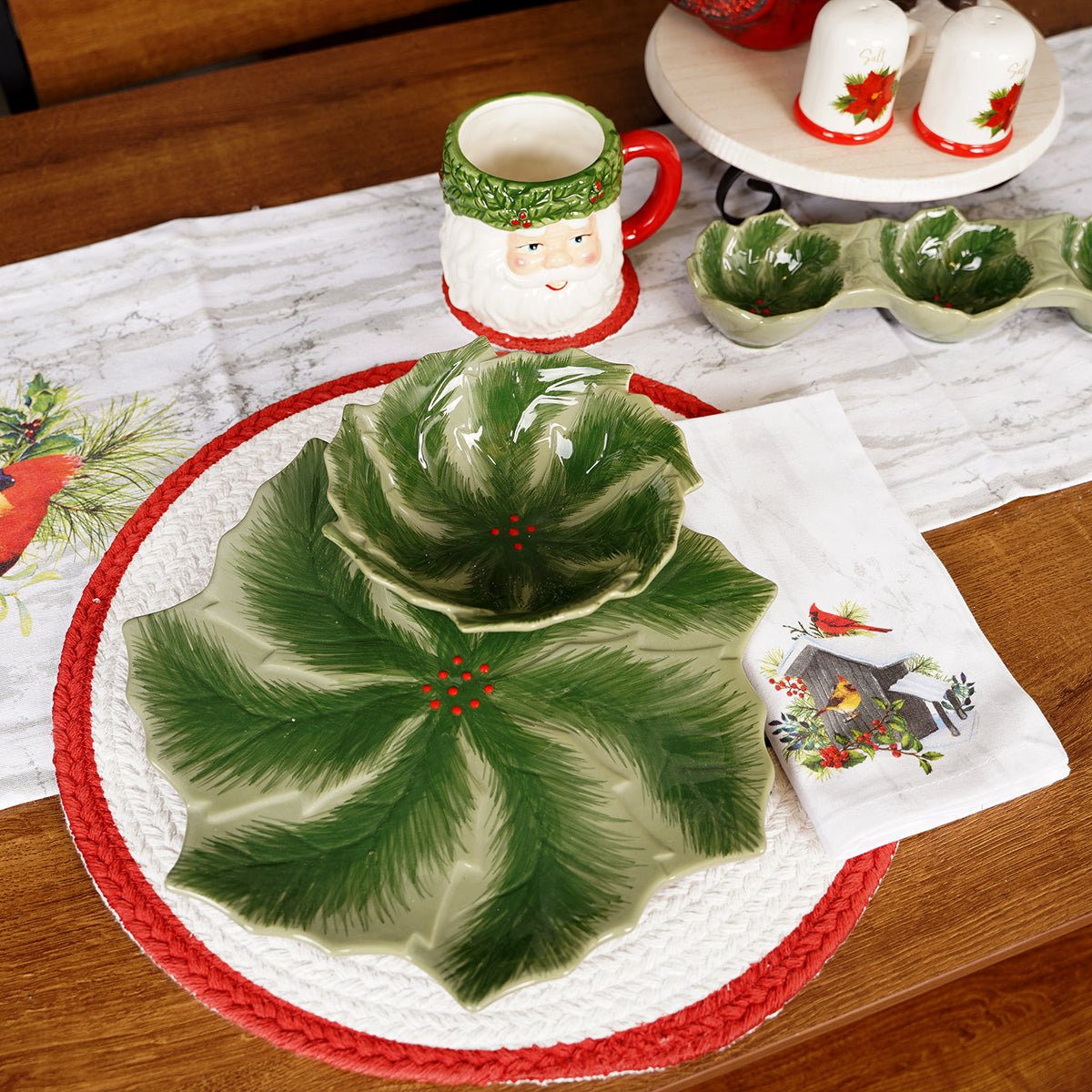 10.63 inch diameter Green Holly Leaf Dinner Plate - Christmas Place