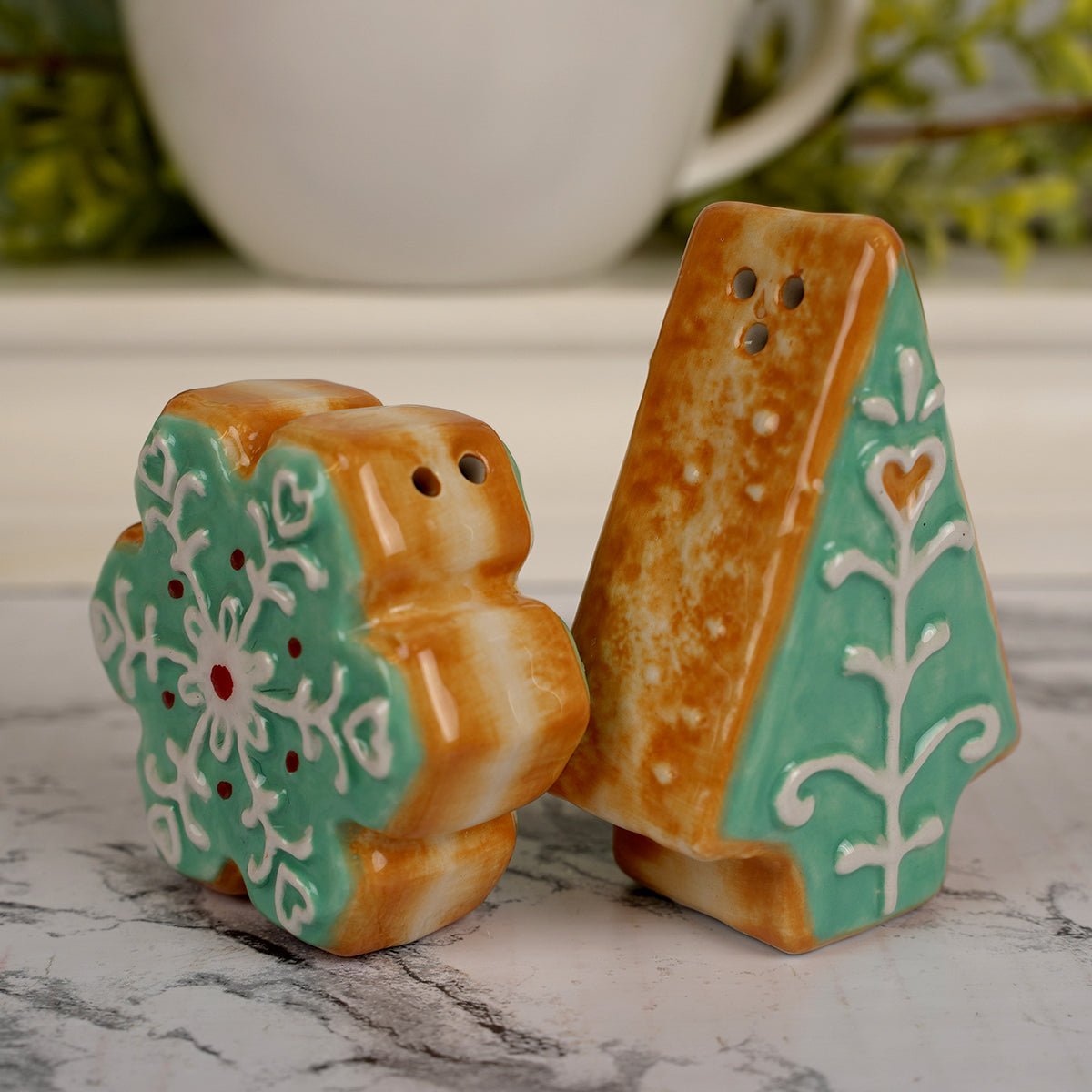 Green Tree Snowflake Salt/Pepper Shaker - Christmas Place