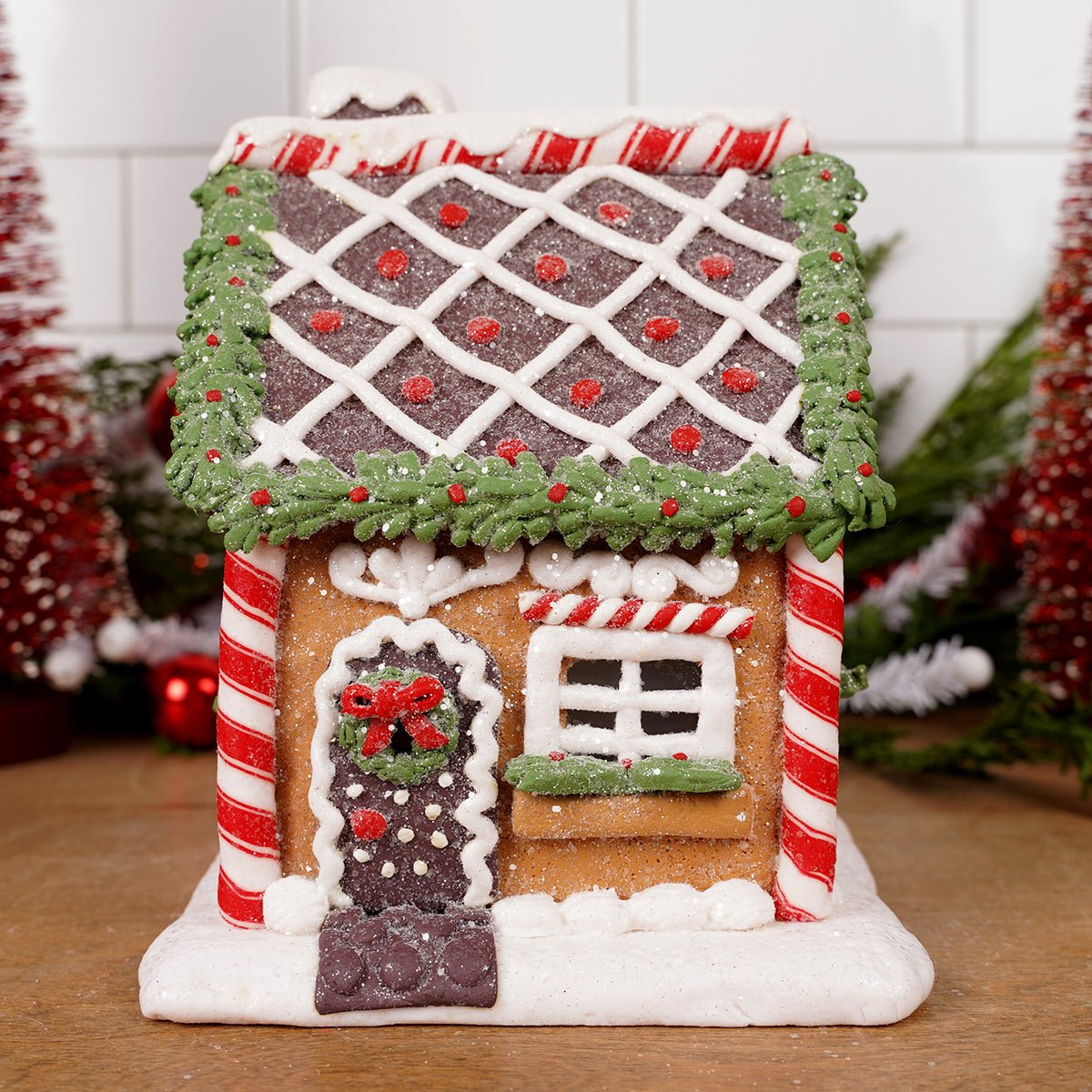 LED Red And Green Gingerbread House - Christmas Place