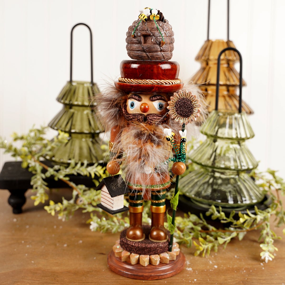 Bee Keeper Nutcracker - Christmas Place