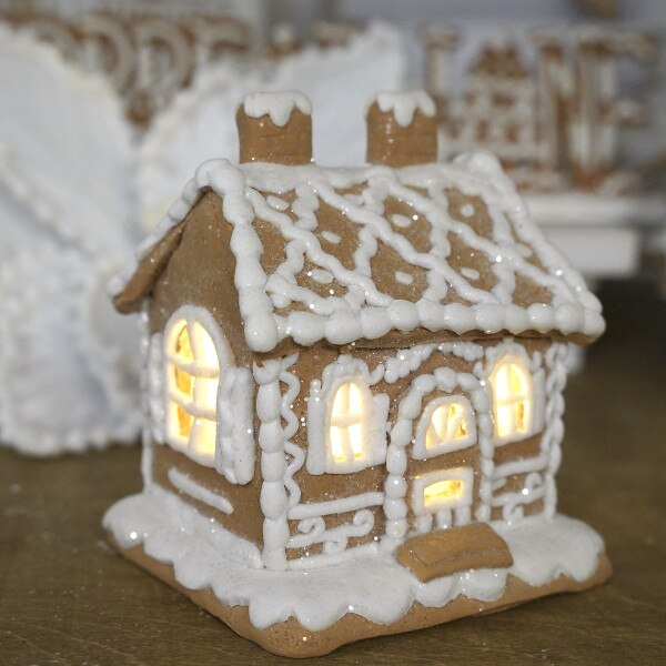Frosted Gingerbread House 6in